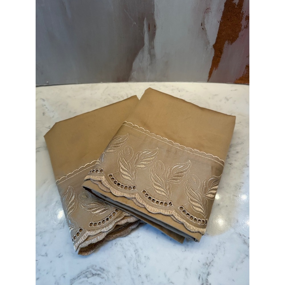 Waterford‎ Linens Pillowcases Gold 100% Cotton Standard Scalloped 20x32 Set of 2